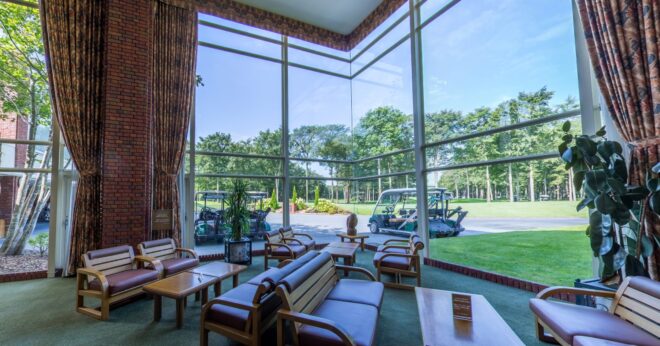 ホールからコースへの見晴らし