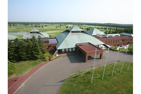 コース全景とクラブハウス画像